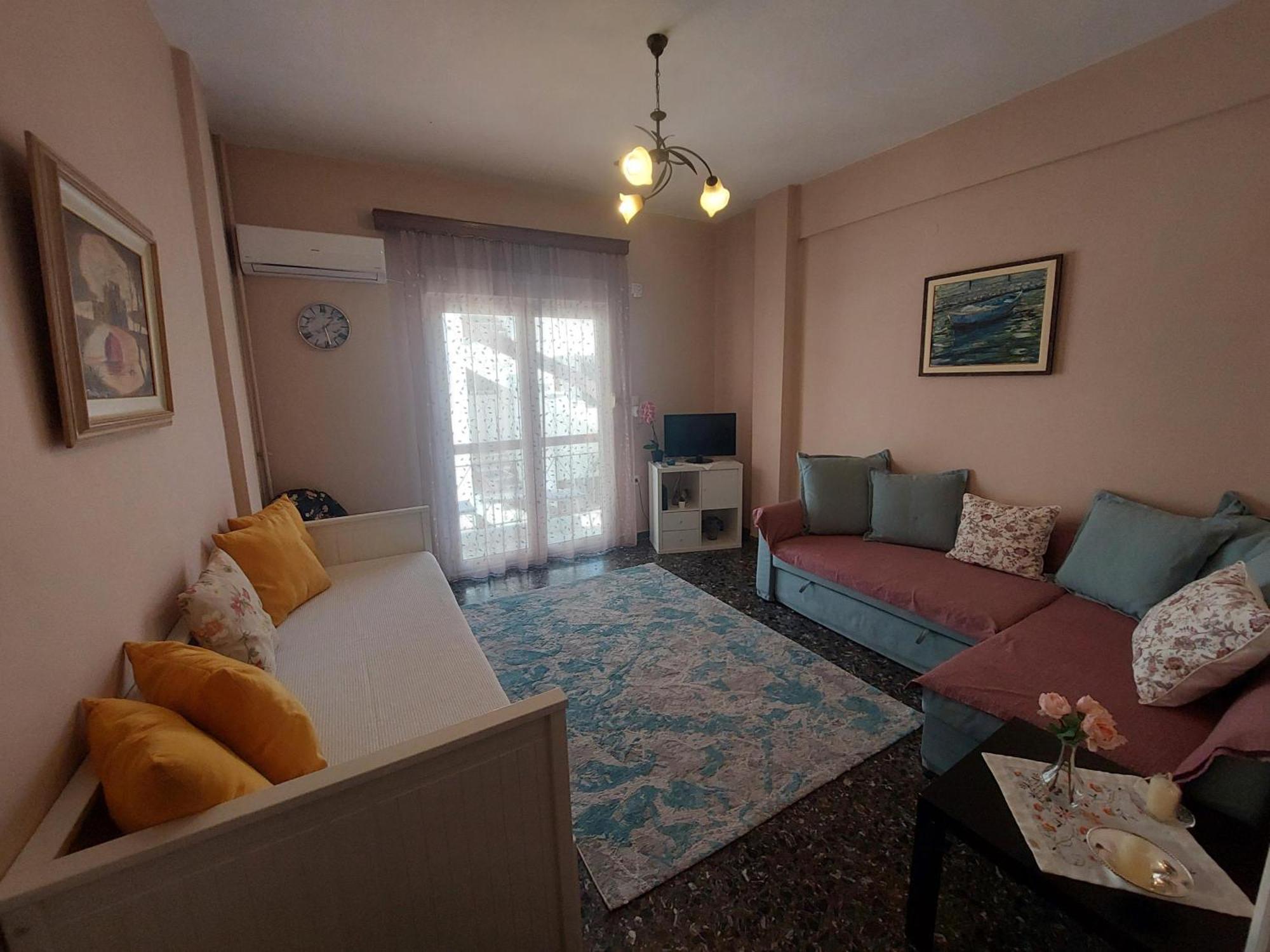 Crystal Home Near Airport 阿特米达 外观 照片